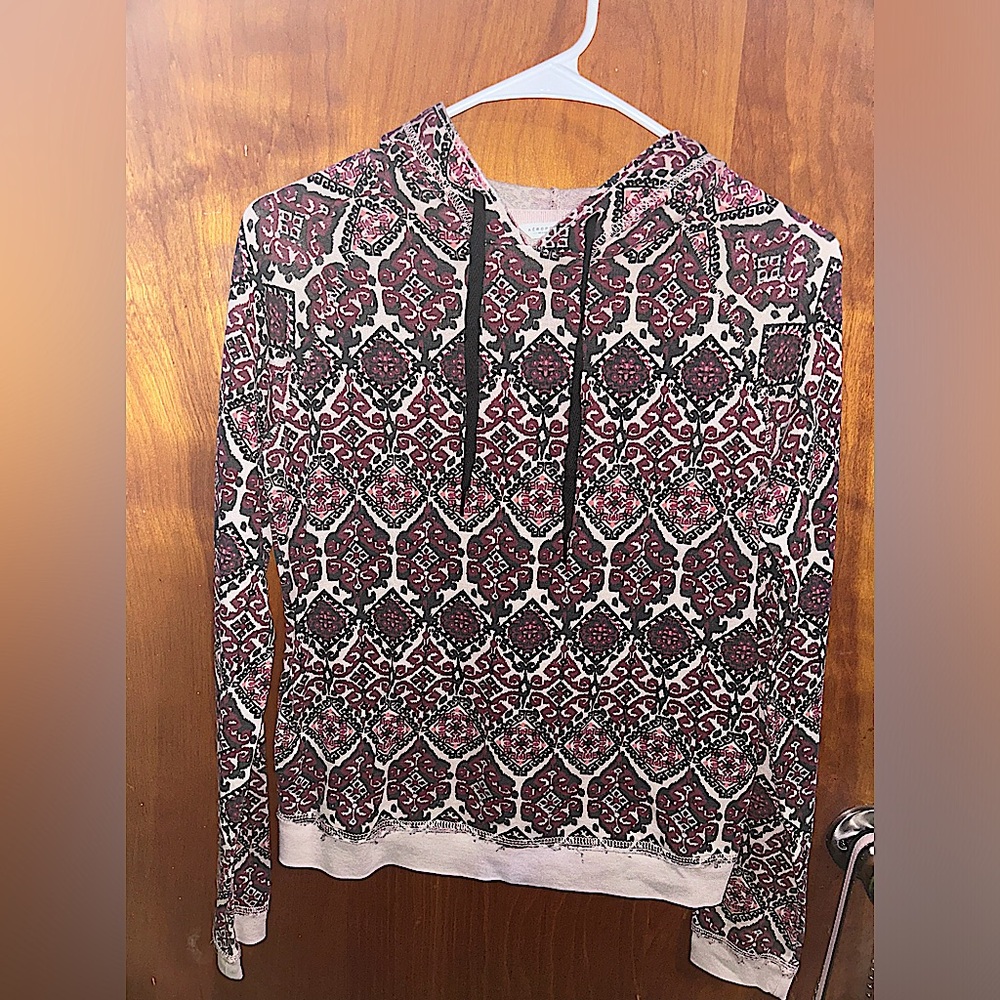 Aeropostale Lightweight Hoodie Burgundy Aztec Pattern (sz XS)